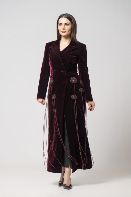 بليزر مخمل عنابي بتصميم راقي