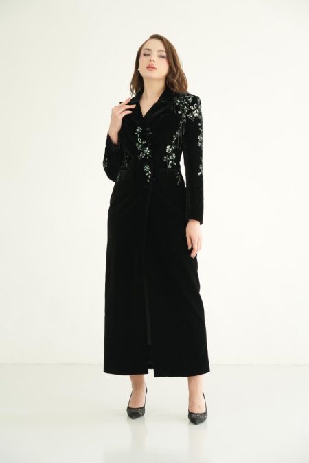 بليزر تصميم انيق وواقي خامه المخمل بإضافه شك موزع باللون الاخضر